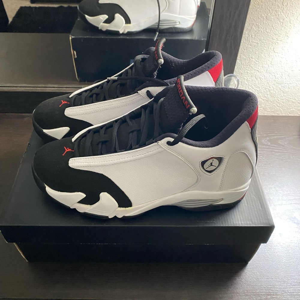 Air Jordan 14 black toe